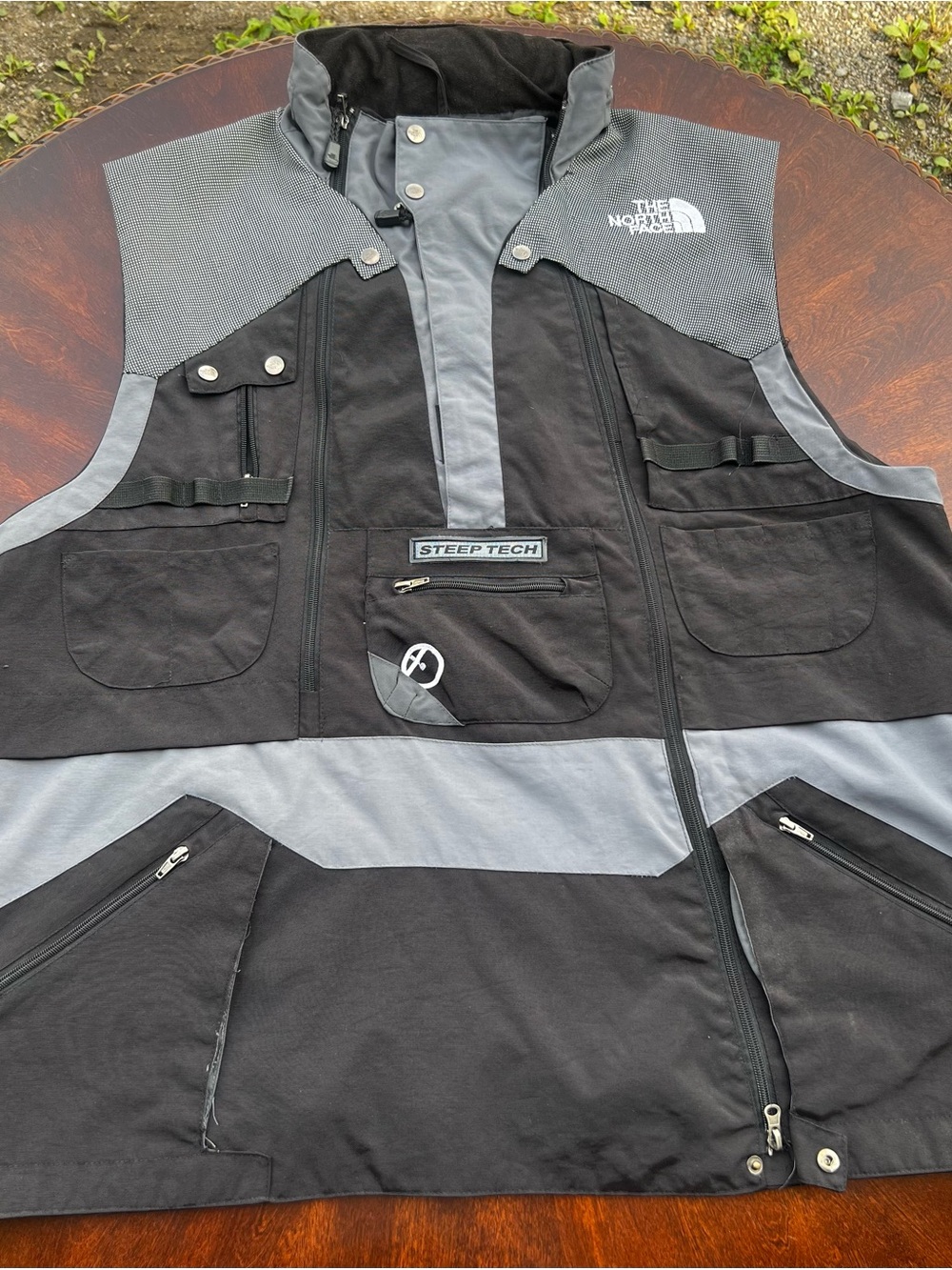 The North Face Men’s Steep Tech Black & Gray Utility Vest